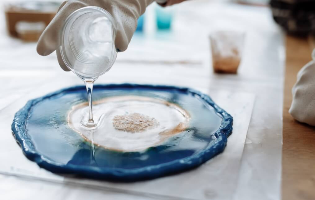 Top 9 Mistakes Made by Newbie Resin Artists - Resin Art Beginner Advice | Resin Mold Box Resin Art Beginner Advice